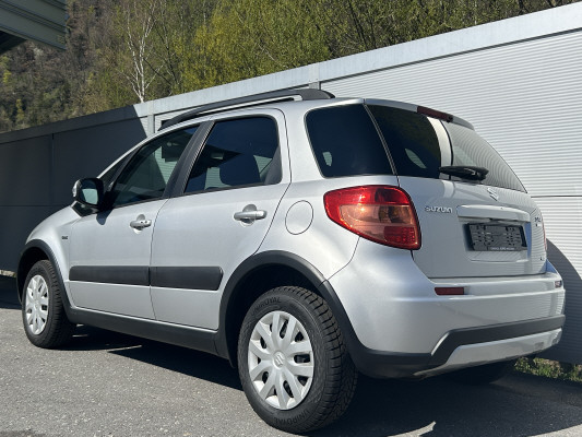 SUZUKI SX4 2.0 TD GL Top 4WD-image-3