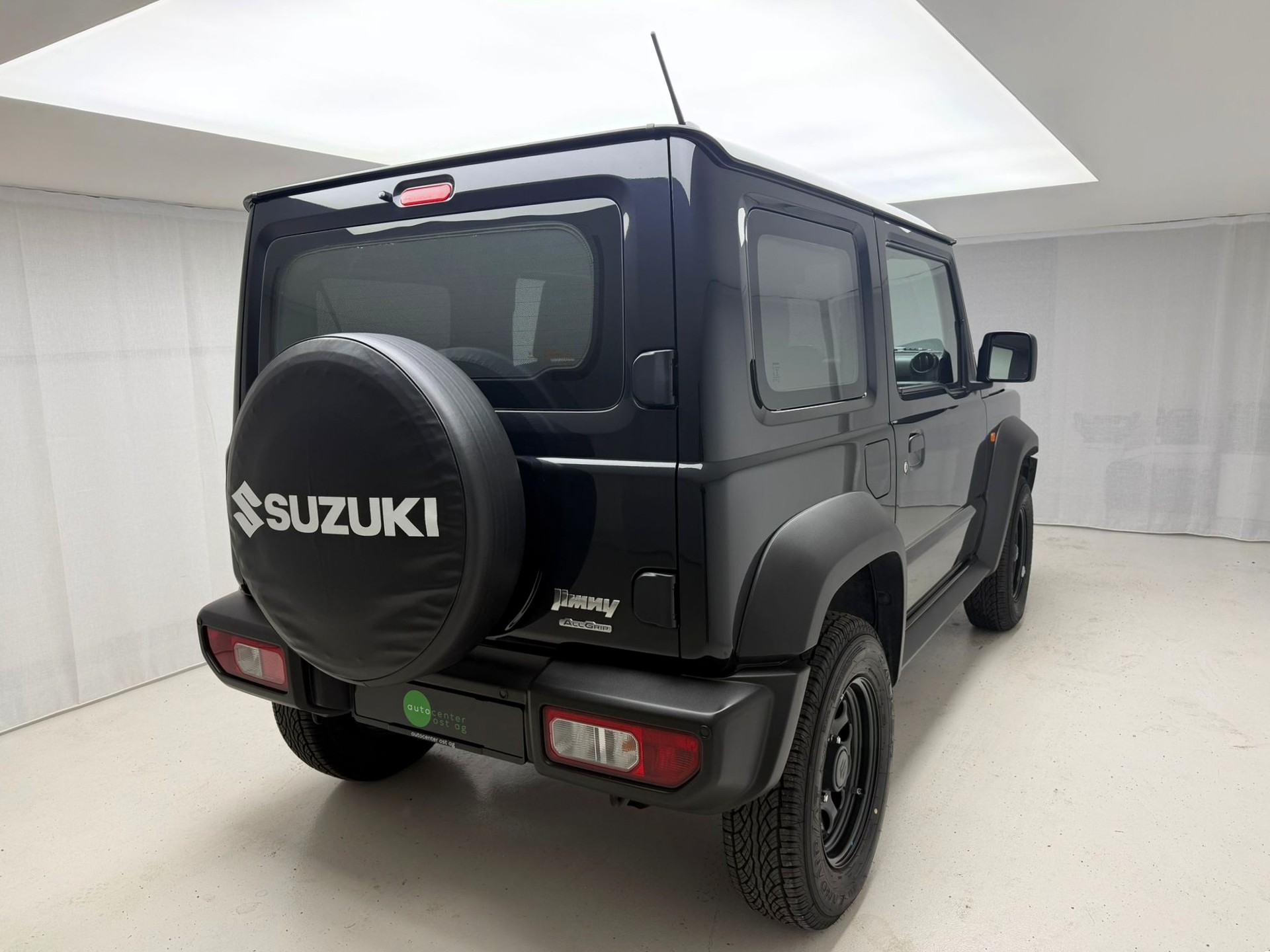 SUZUKI Jimny 1.5 Compact+ 4x4 Automat + 4 Platzer + PDC-image-3