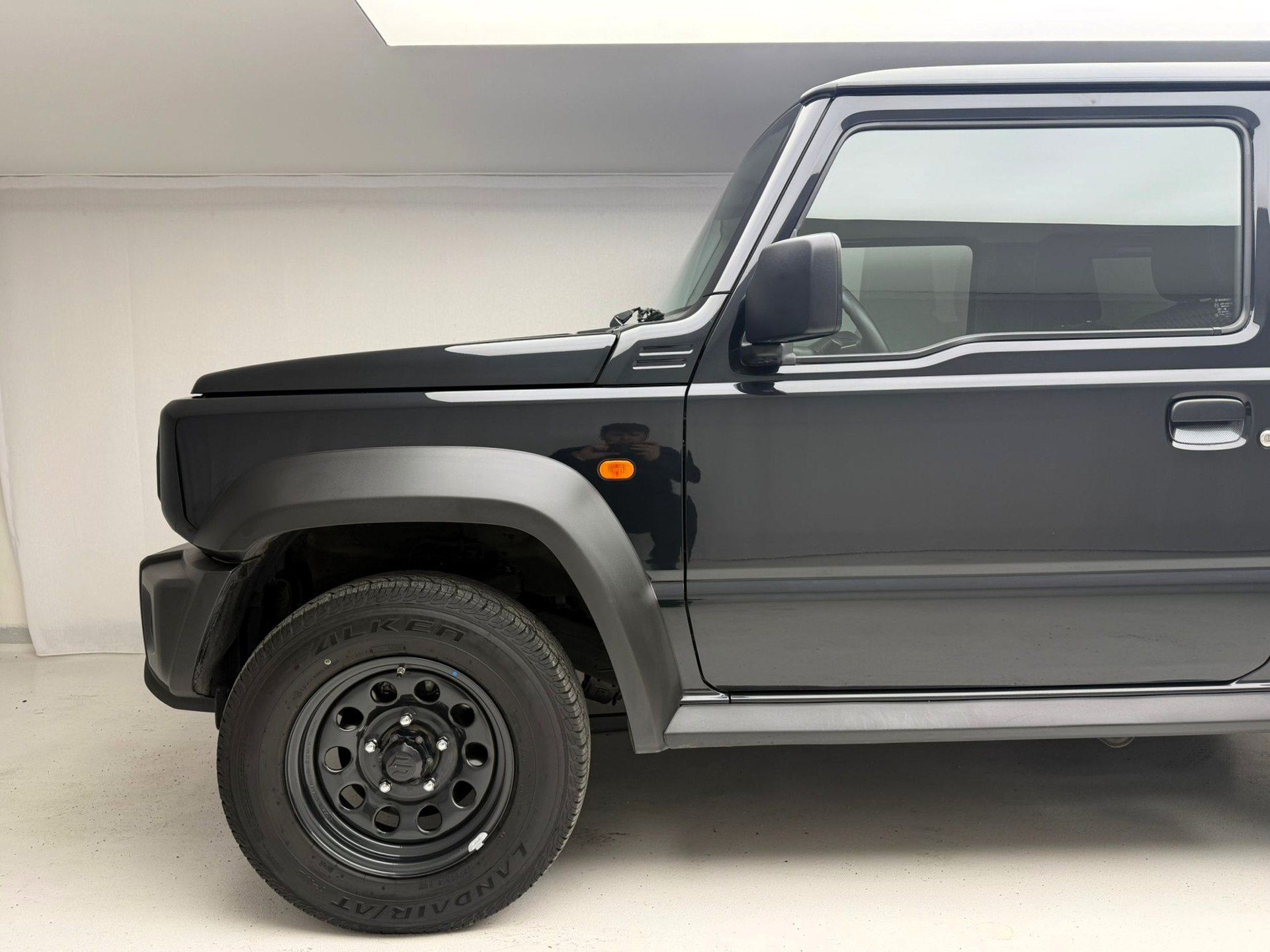 SUZUKI Jimny 1.5 Compact+ 4x4 Automat + 4 Platzer + PDC-image-9