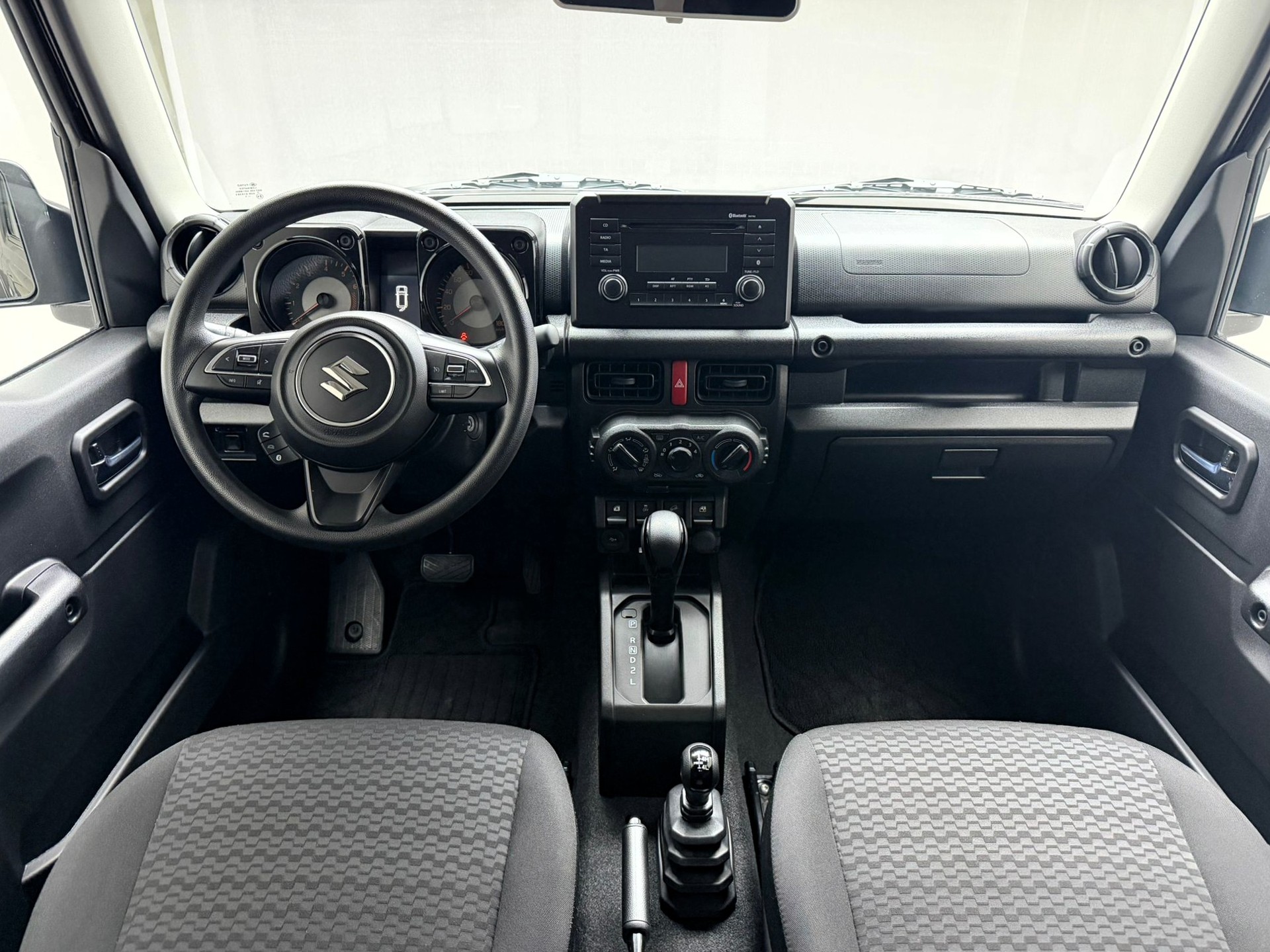 SUZUKI Jimny 1.5 Compact+ 4x4 Automat + 4 Platzer + PDC-image-11