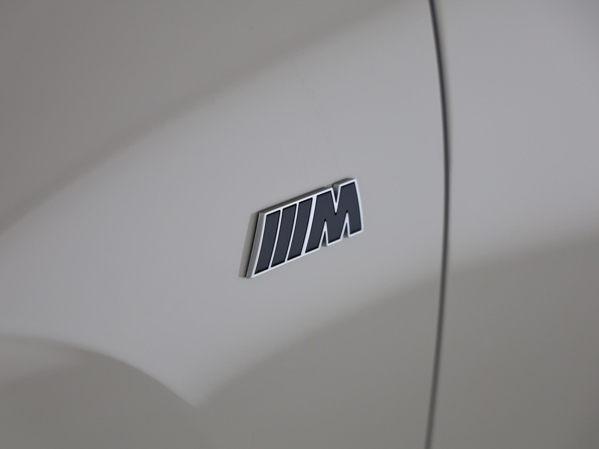 BMW iX M70-image-6