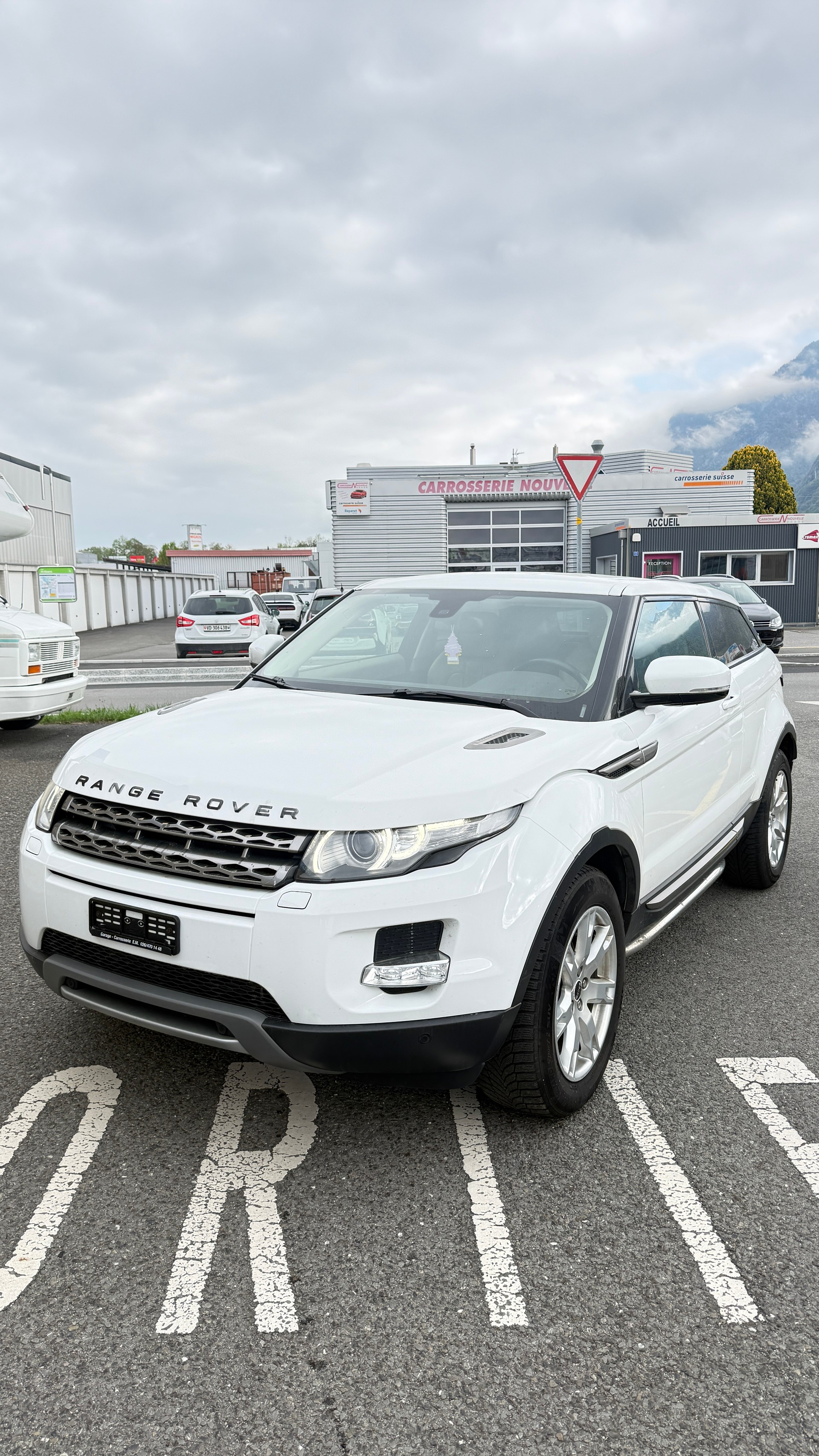 LAND ROVER Range Rover Evoque 2.2 TD4 Prestige AT6-image-2