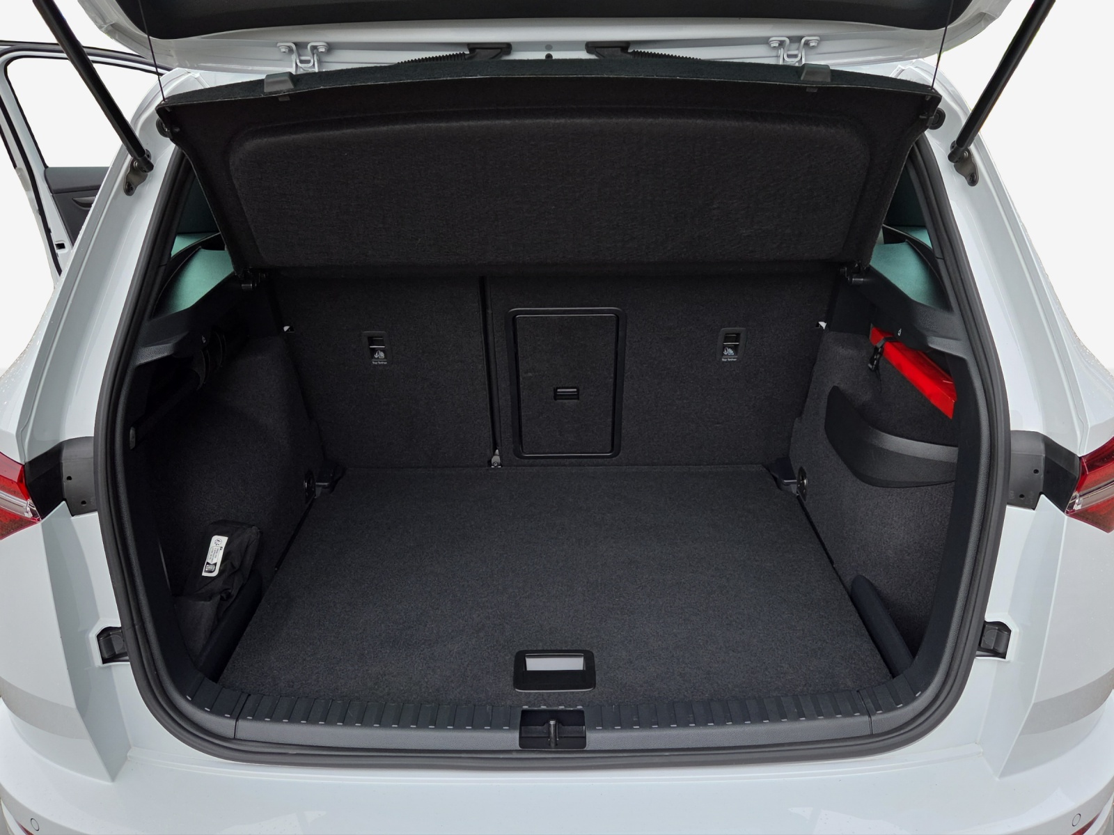 SKODA Karoq 2.0 TSI SportLine 4x4 DSG-image-12