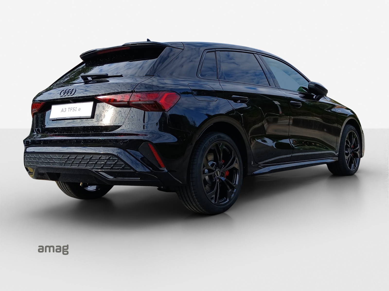 AUDI A3 Sportback TFSI e 200 kW S line Attraction S tronic-image-5