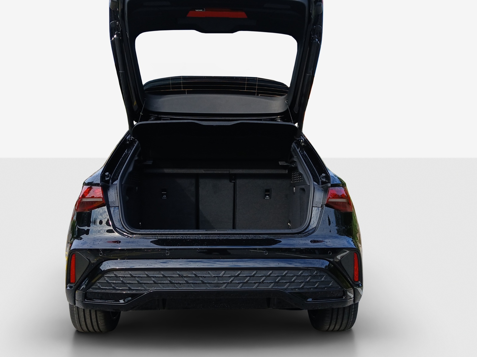 AUDI A3 Sportback TFSI e 200 kW S line Attraction S tronic-image-13
