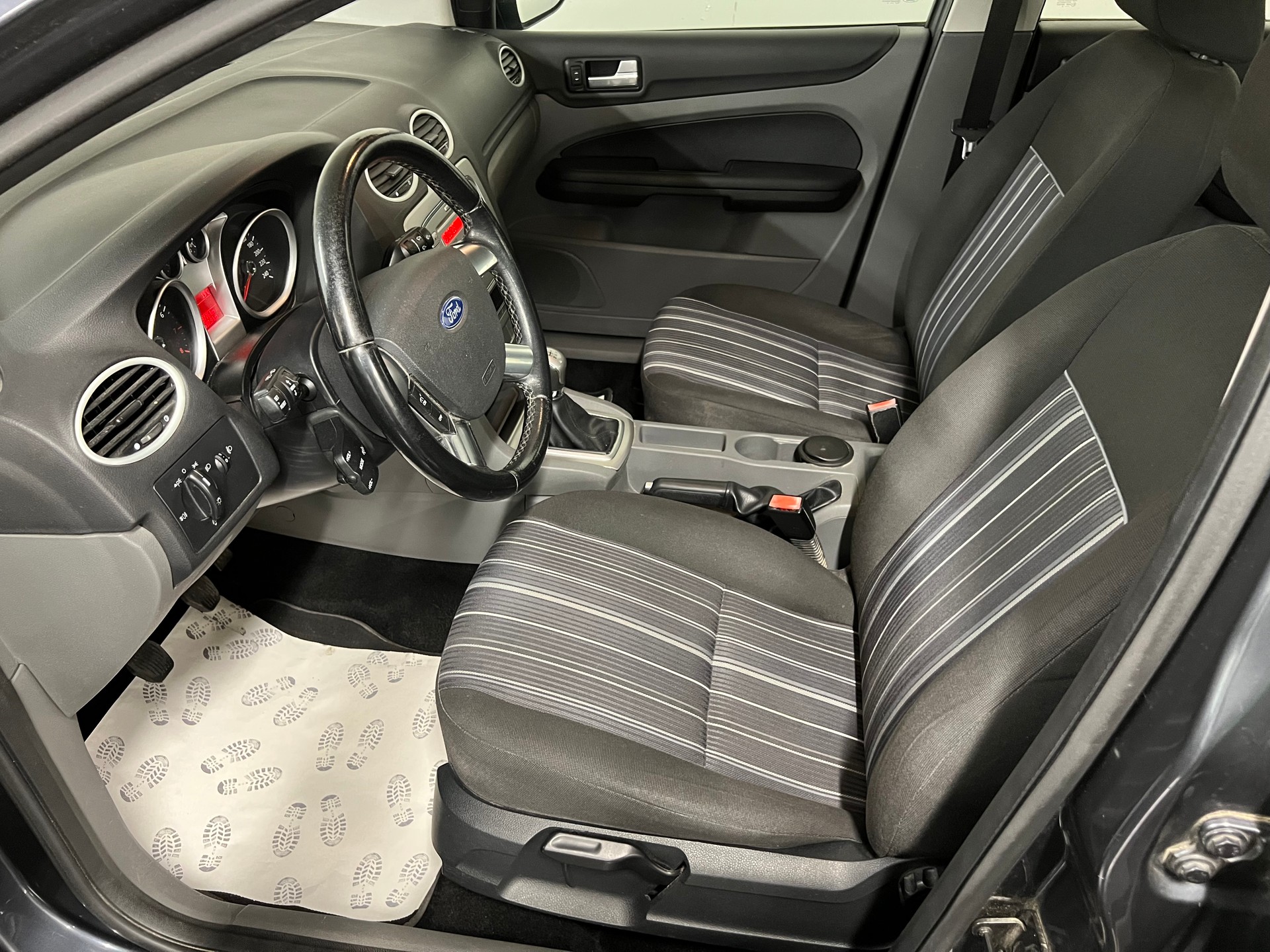 FORD Focus 1.8i Flexifuel Carving-image-9