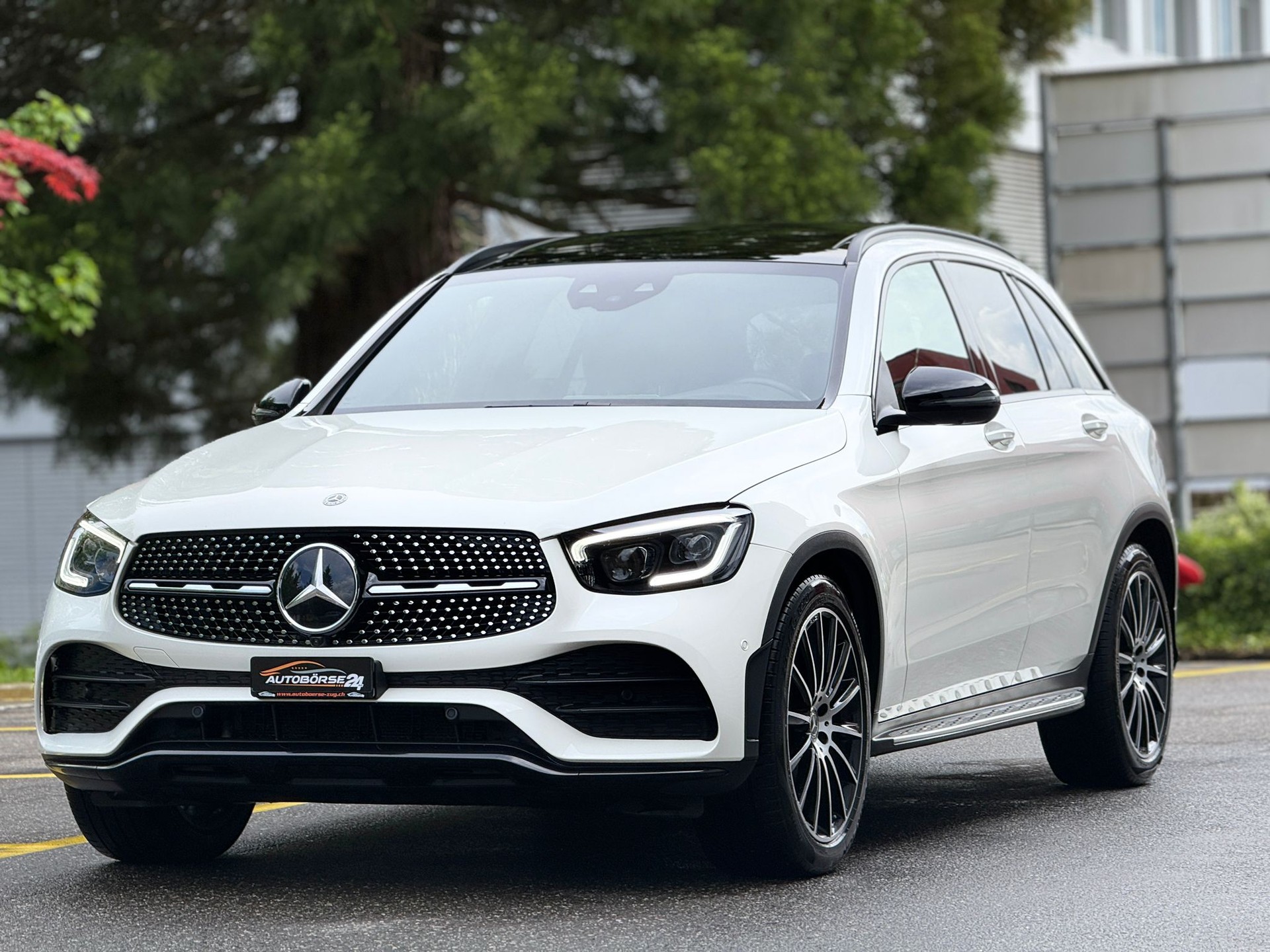 MERCEDES-BENZ GLC 300 AMG Line 4m