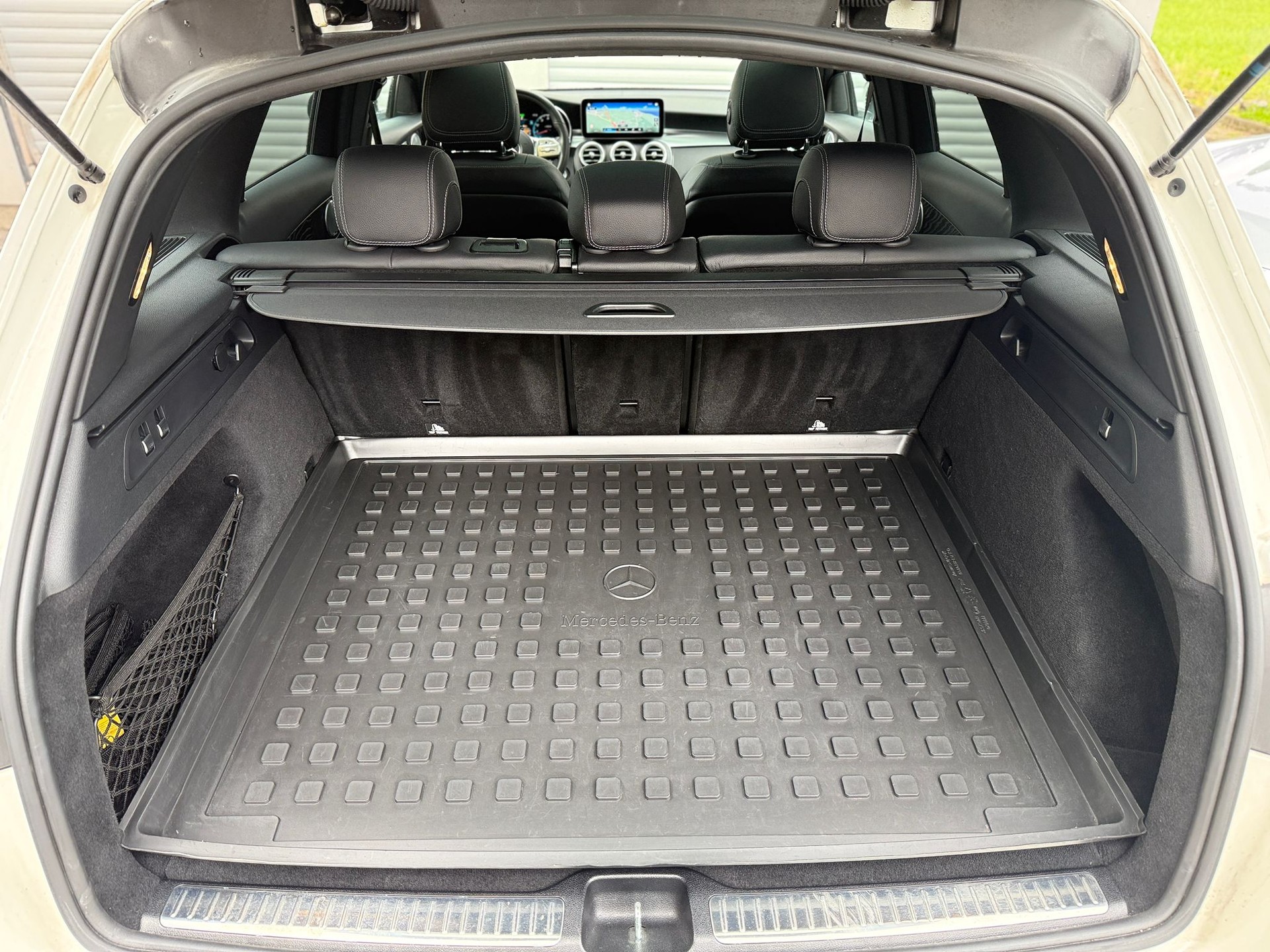 MERCEDES-BENZ GLC 300 AMG Line 4m-image-26