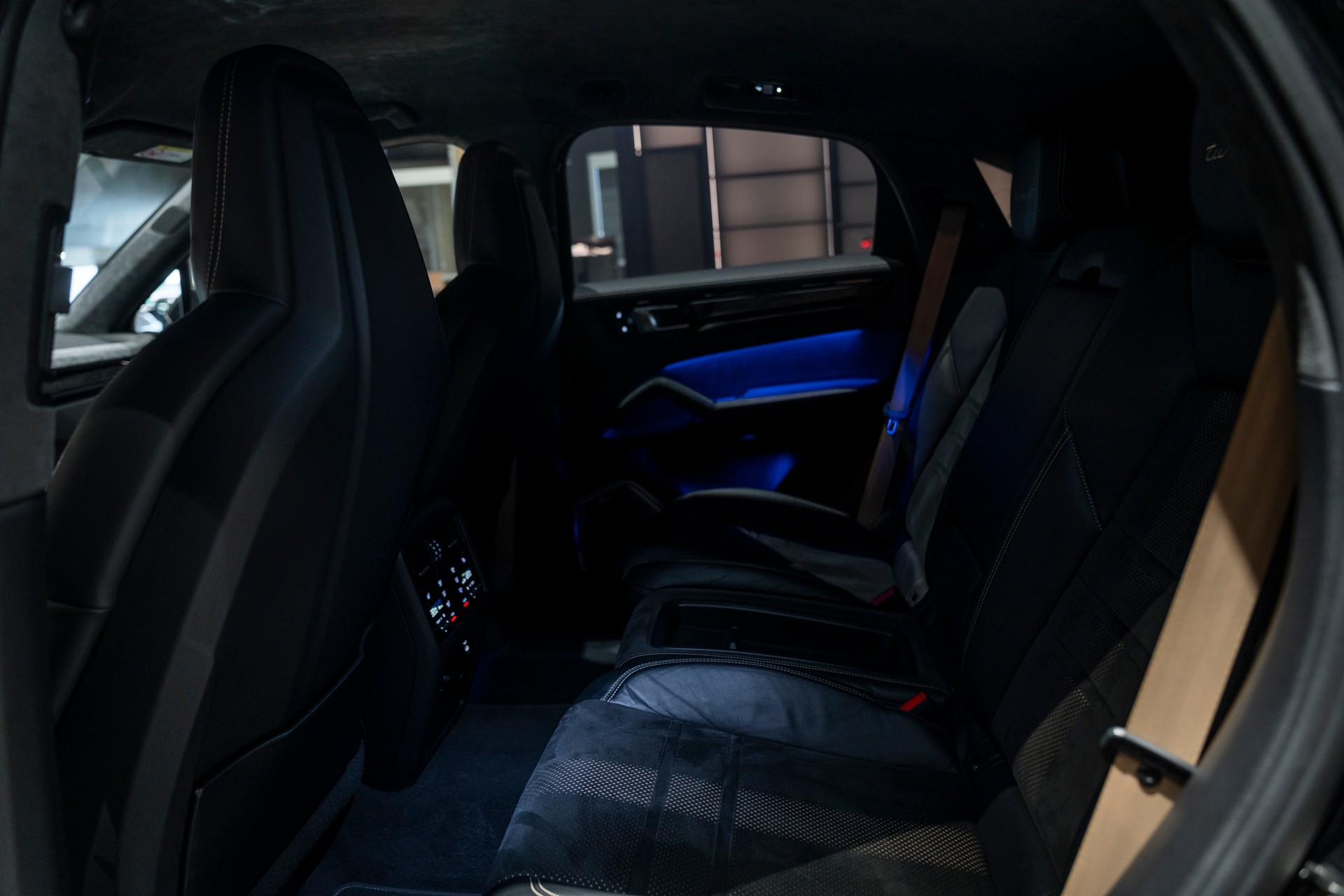 PORSCHE Cayenne Turbo GT-image-16