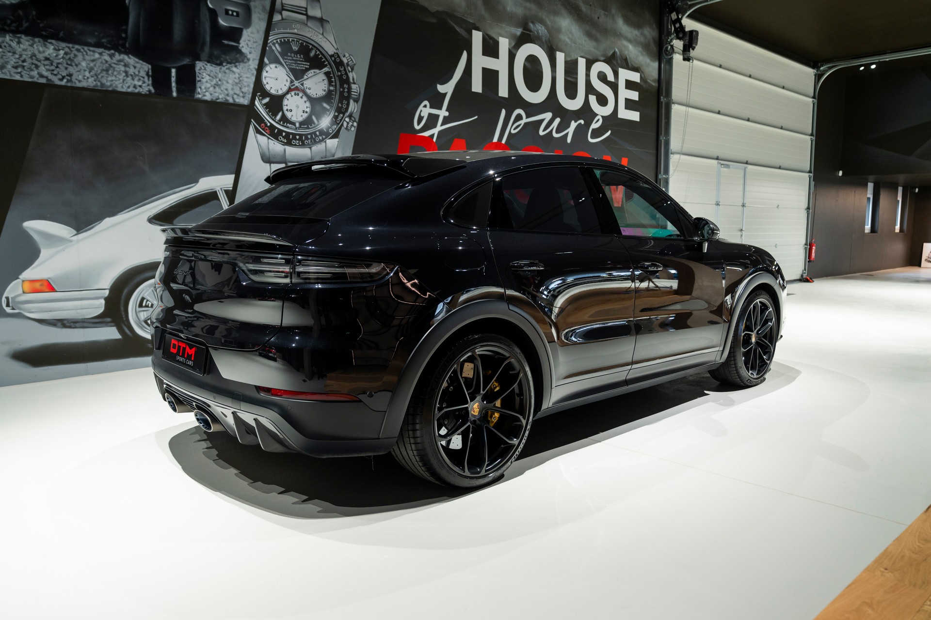 PORSCHE Cayenne Turbo GT-showroom-element-3