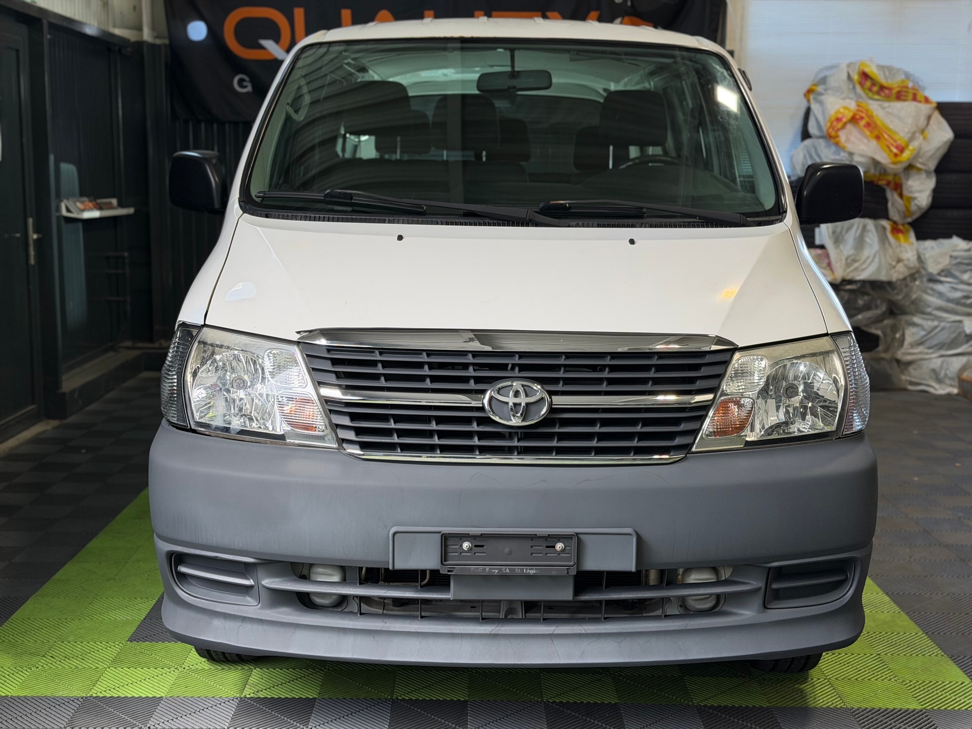 TOYOTA Hiace D-4D Van LWB-image-4