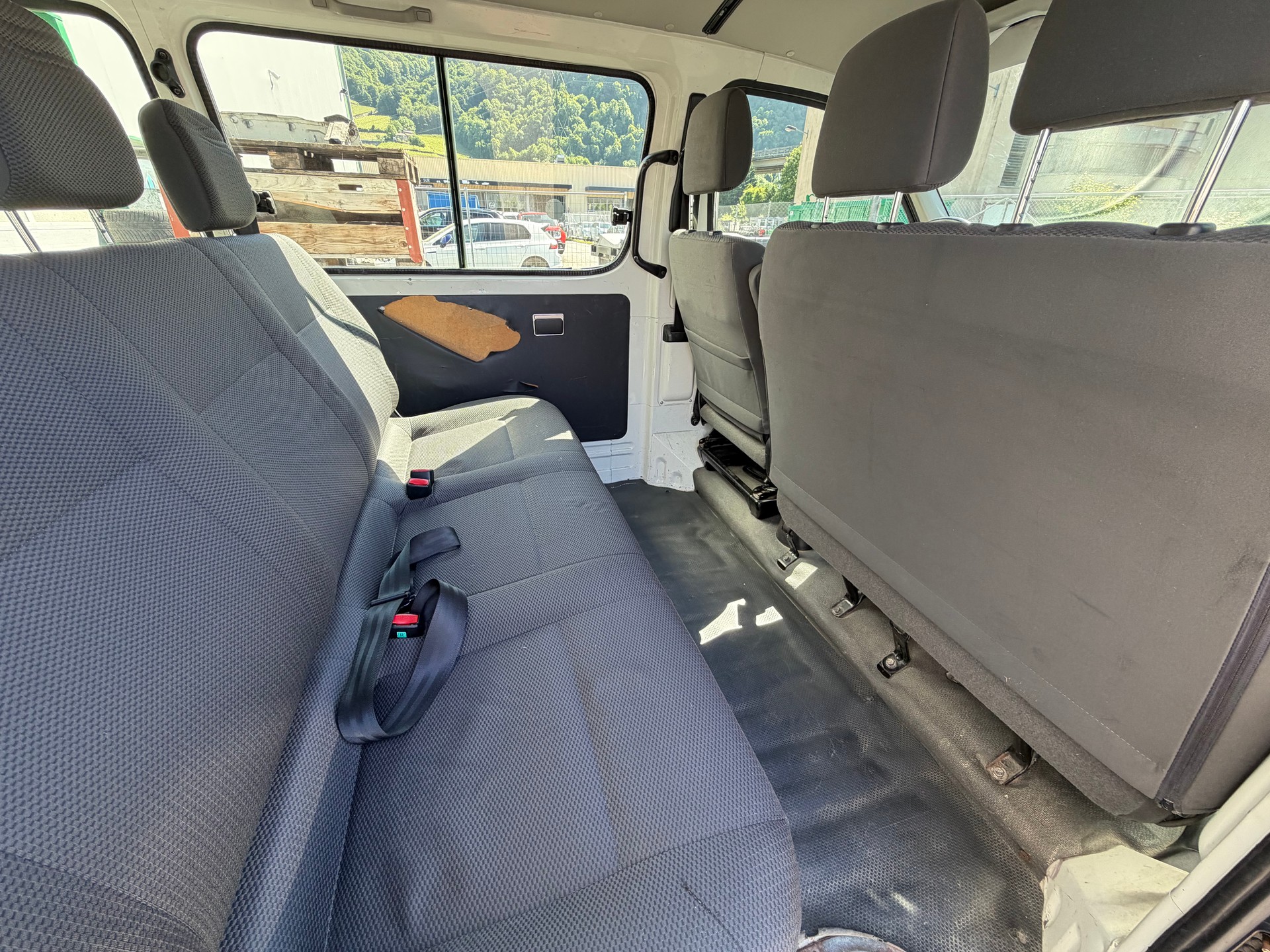 TOYOTA Hiace D-4D Van LWB-image-8