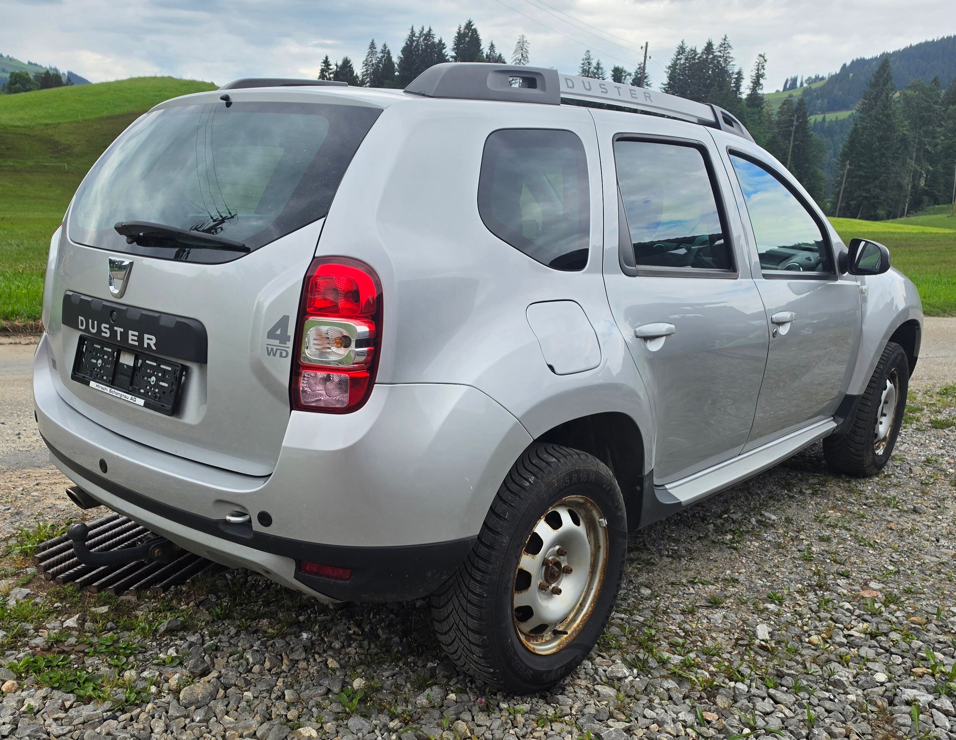 DACIA Duster 1.5 dCi Celebration 4x4-image-2