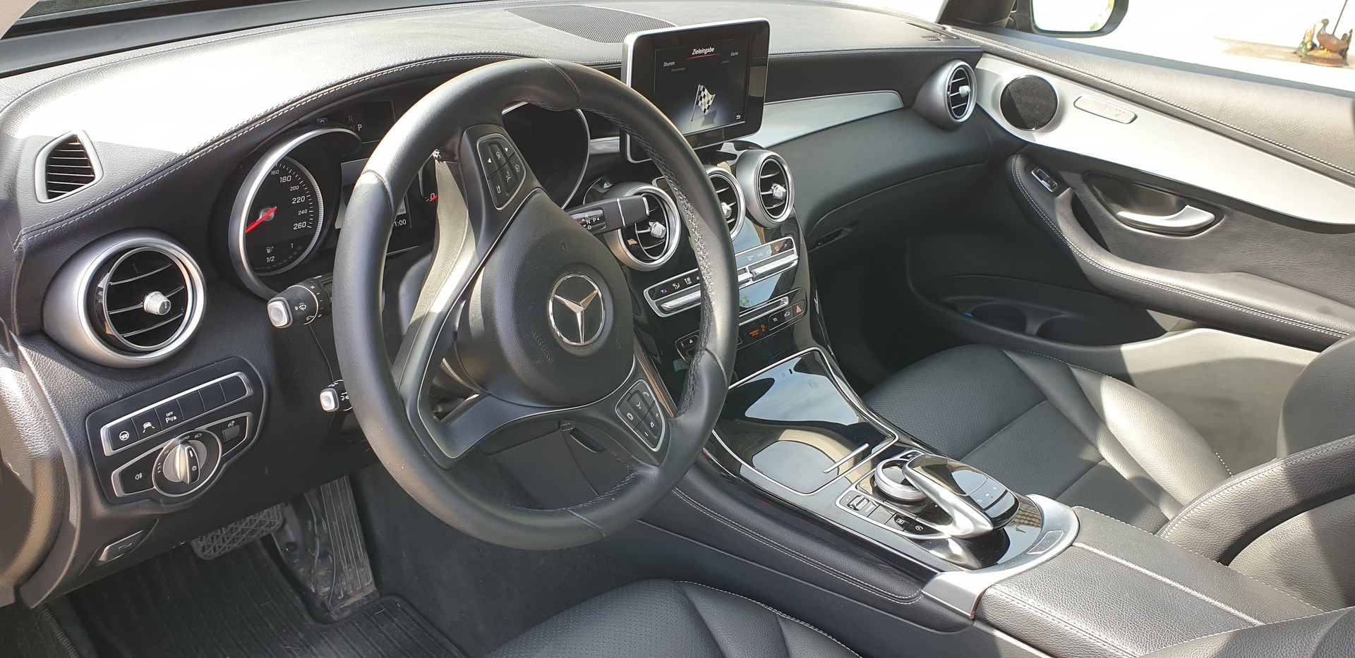 MERCEDES-BENZ 250d-image-4