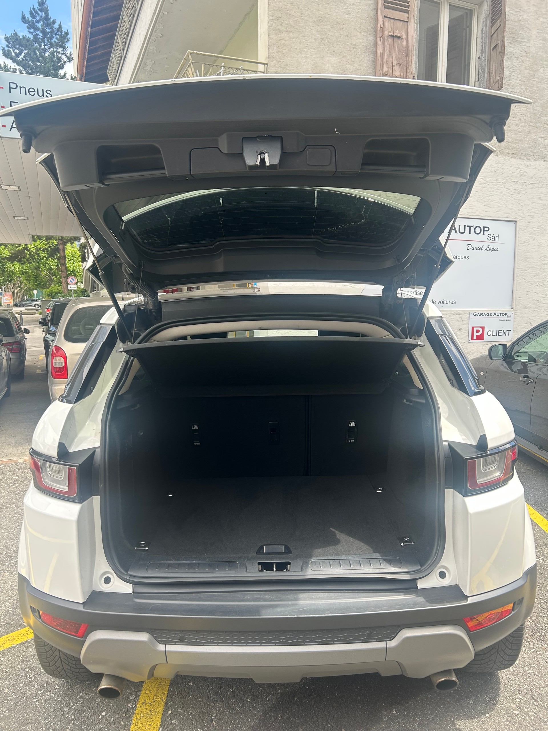LAND ROVER Range Rover Evoque 2.0 TD4 SE AT9-image-3