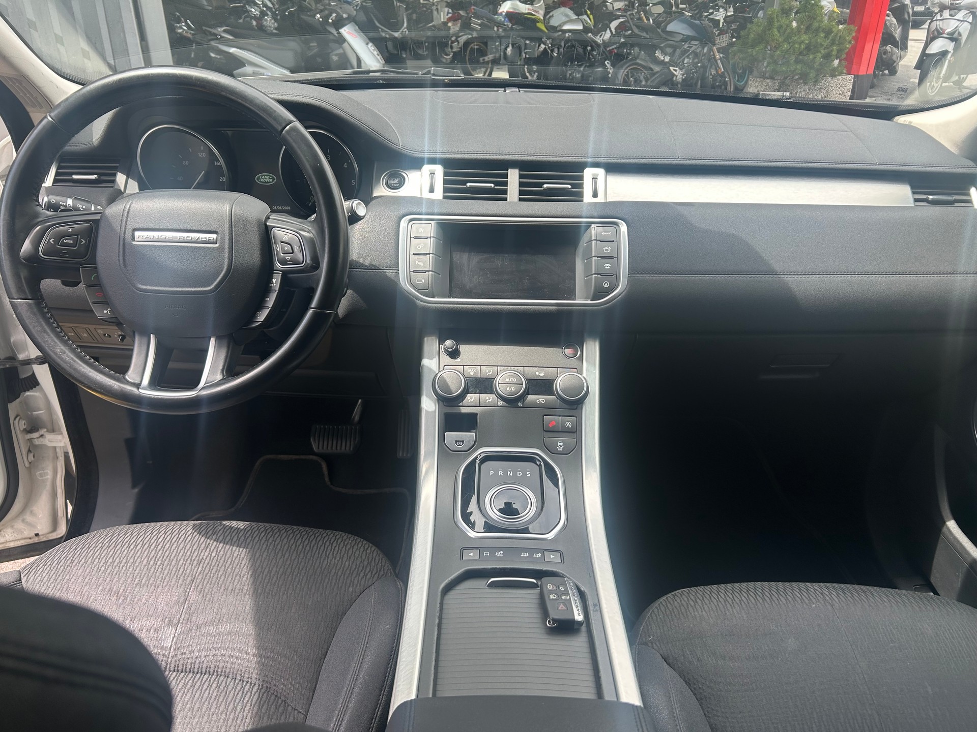 LAND ROVER Range Rover Evoque 2.0 TD4 SE AT9-image-8