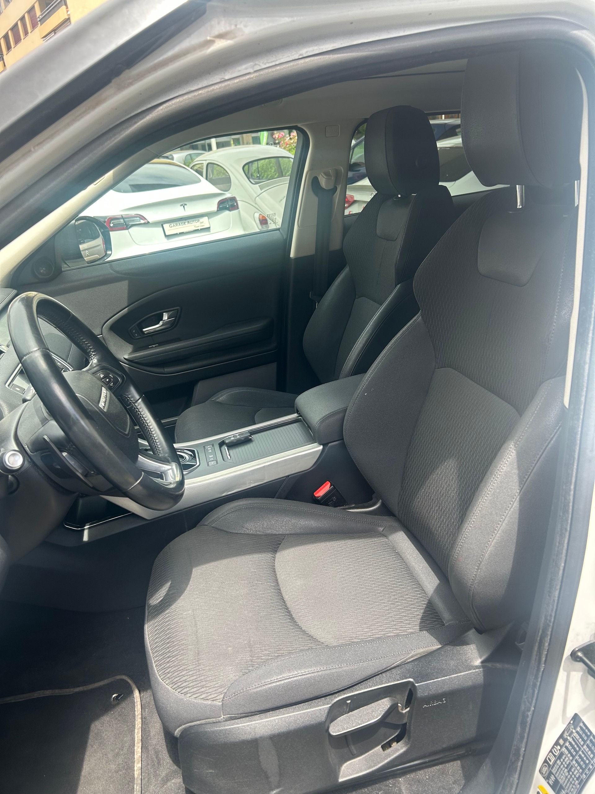 LAND ROVER Range Rover Evoque 2.0 TD4 SE AT9-image-7