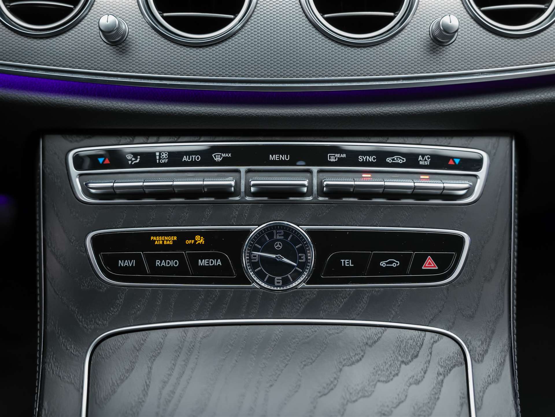 MERCEDES-BENZ E 220 d AMG Line 9G-Tronic *Facelift*Multibeam LED*ACC*360° Kamera*-image-19