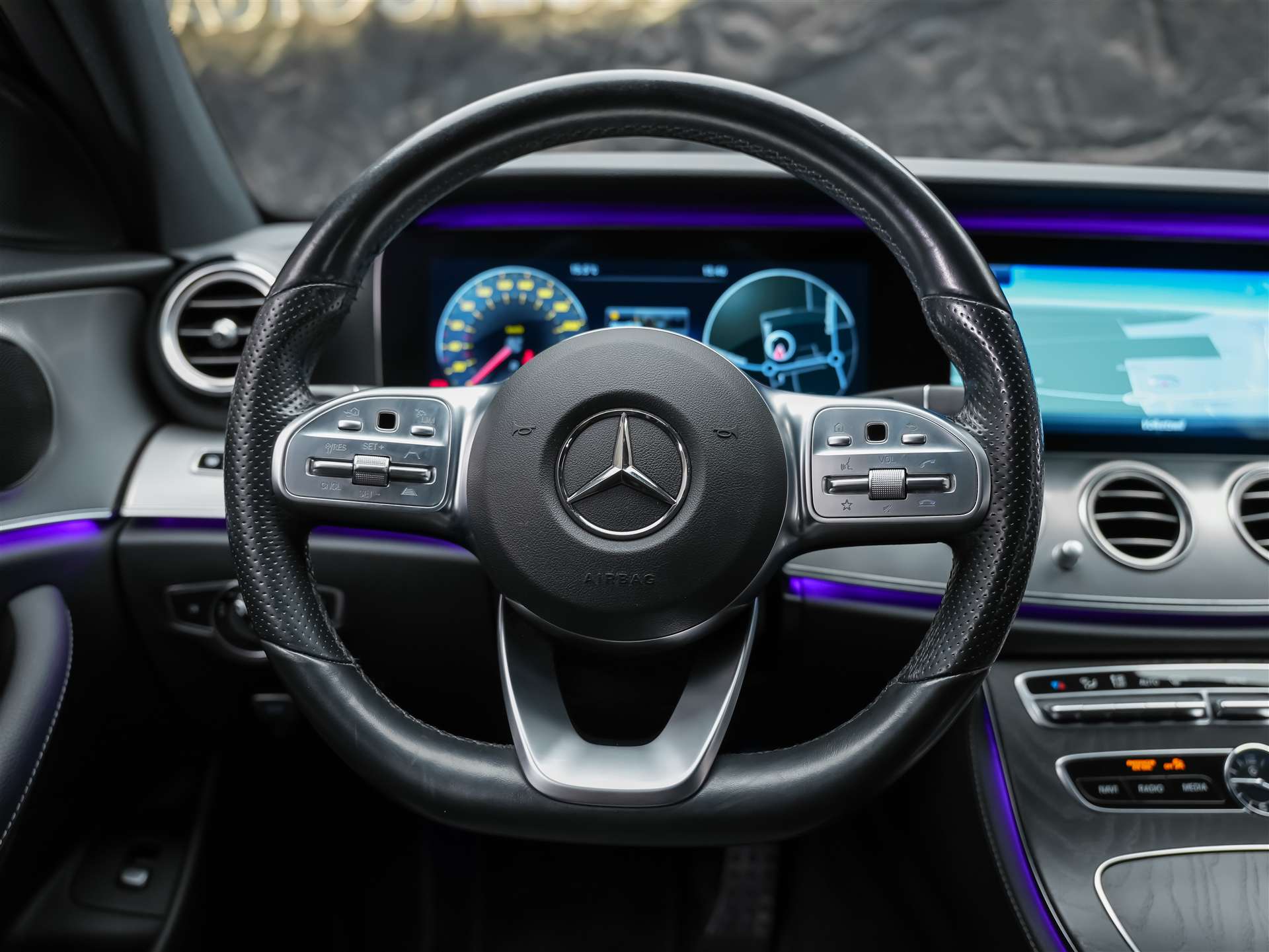 MERCEDES-BENZ E 220 d AMG Line 9G-Tronic *Facelift*Multibeam LED*ACC*360° Kamera*-image-23
