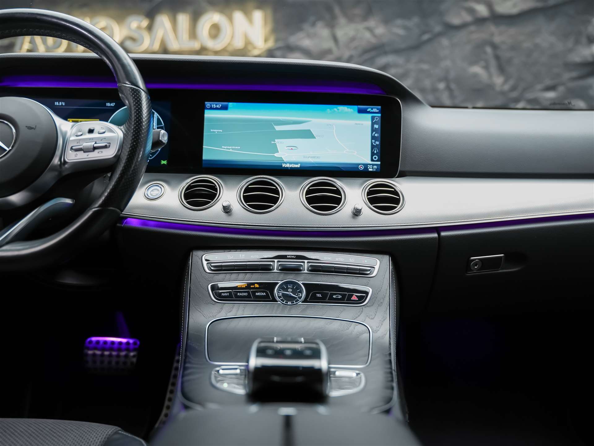 MERCEDES-BENZ E 220 d AMG Line 9G-Tronic *Facelift*Multibeam LED*ACC*360° Kamera*-image-17