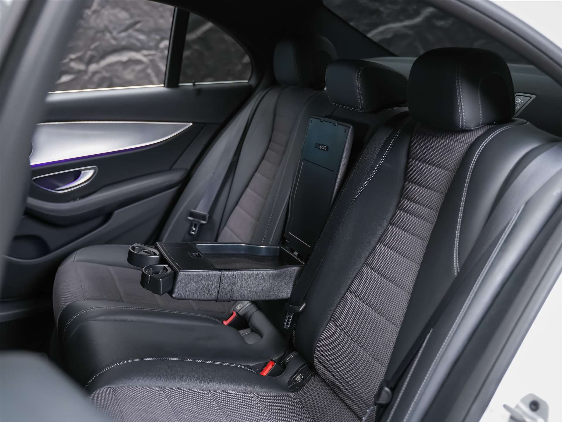 MERCEDES-BENZ E 220 d AMG Line 9G-Tronic *Facelift*Multibeam LED*ACC*360° Kamera*-image-11