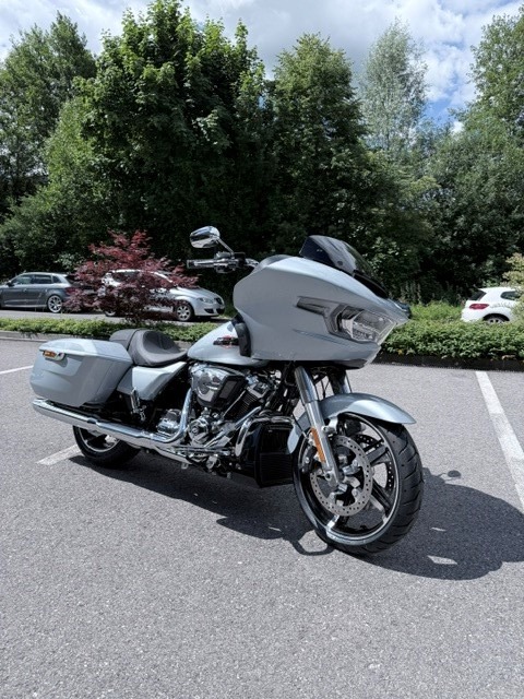 HARLEY-DAVIDSON FLTRX Road Glide 117-showroom-element-1