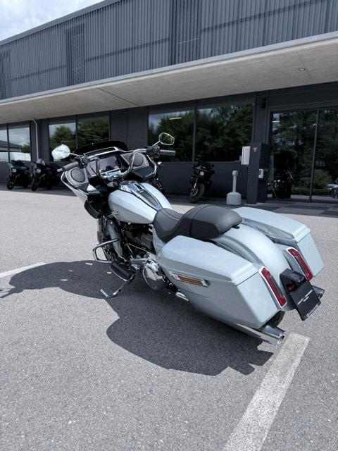 HARLEY-DAVIDSON FLTRX Road Glide 117-showroom-element-3