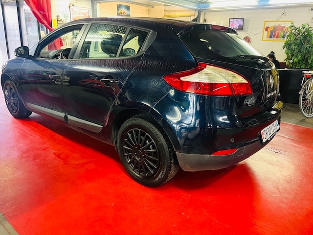 RENAULT Mégane 1.6 16V Expression-image-1
