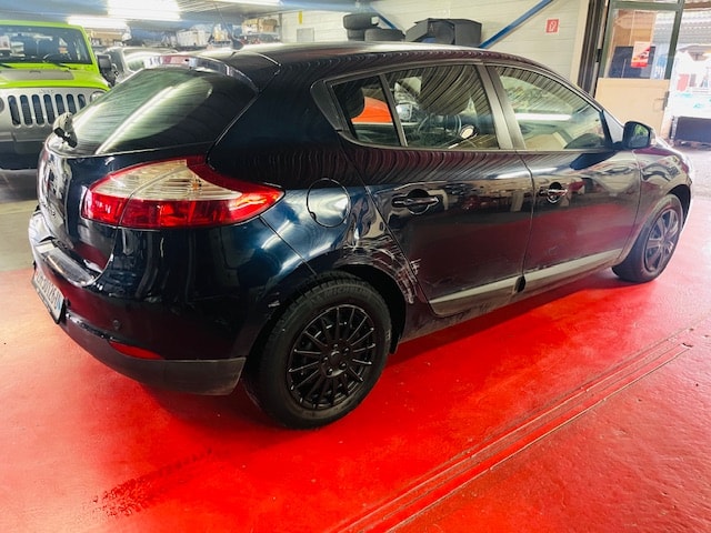 RENAULT Mégane 1.6 16V Expression-image-9