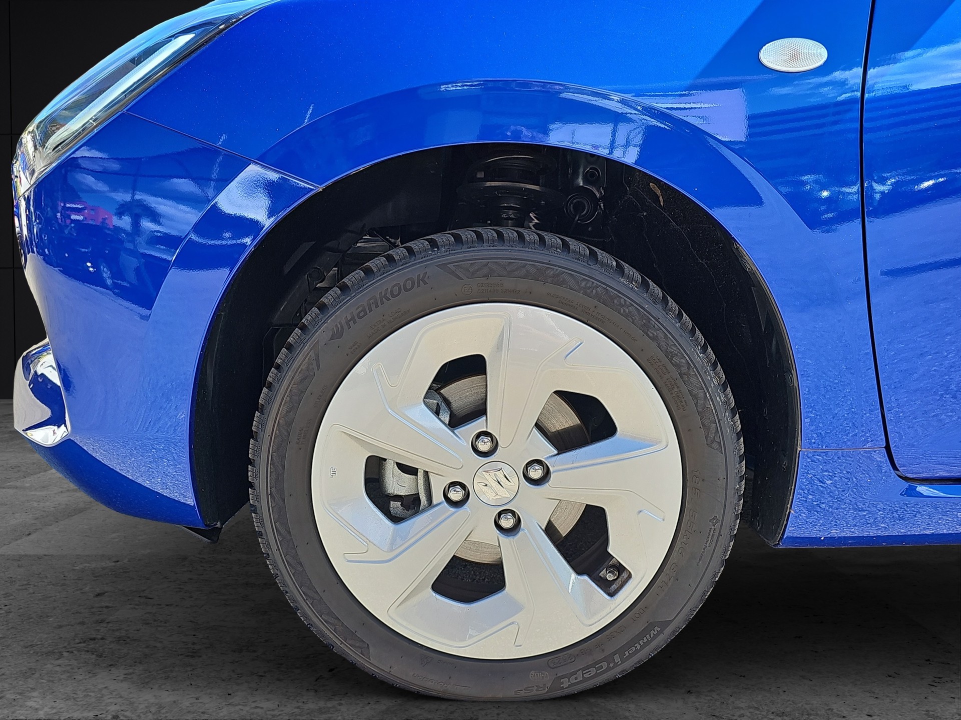SUZUKI Swift 1.2 1st Edition Hybrid 4x4 MY24-image-8