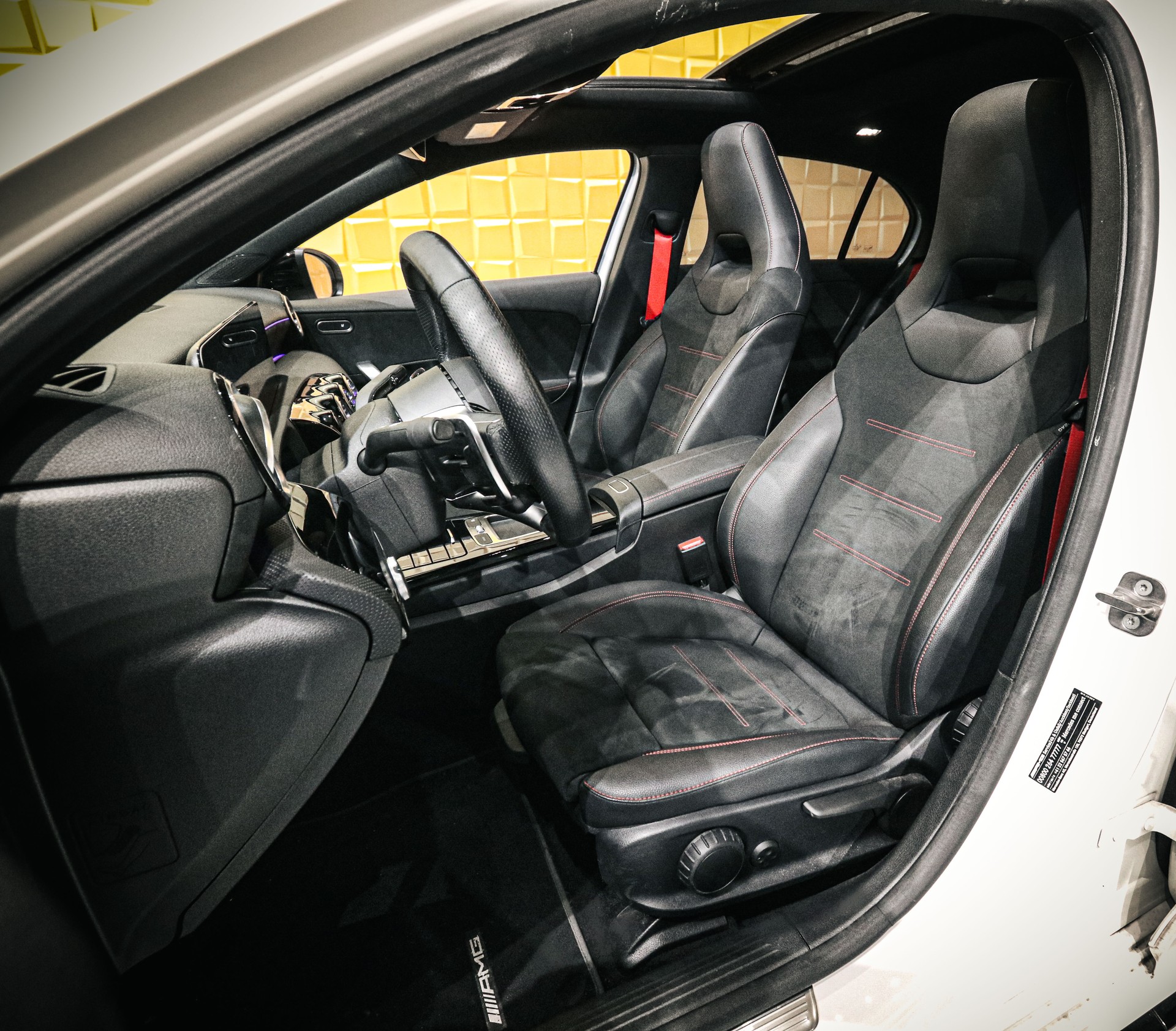 MERCEDES-BENZ A 35 AMG 4Matic 8G-DCT-image-9
