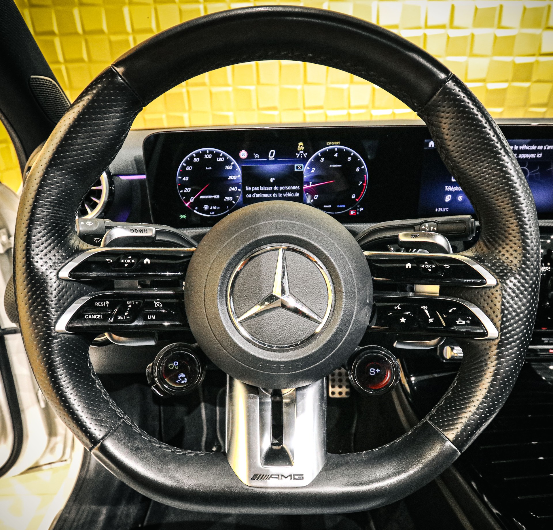 MERCEDES-BENZ A 35 AMG 4Matic 8G-DCT-image-13