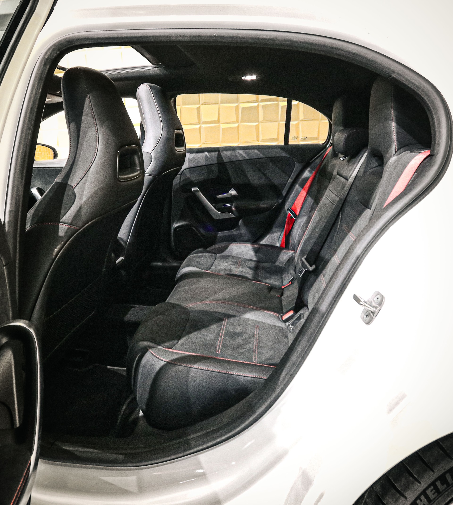 MERCEDES-BENZ A 35 AMG 4Matic 8G-DCT-image-11