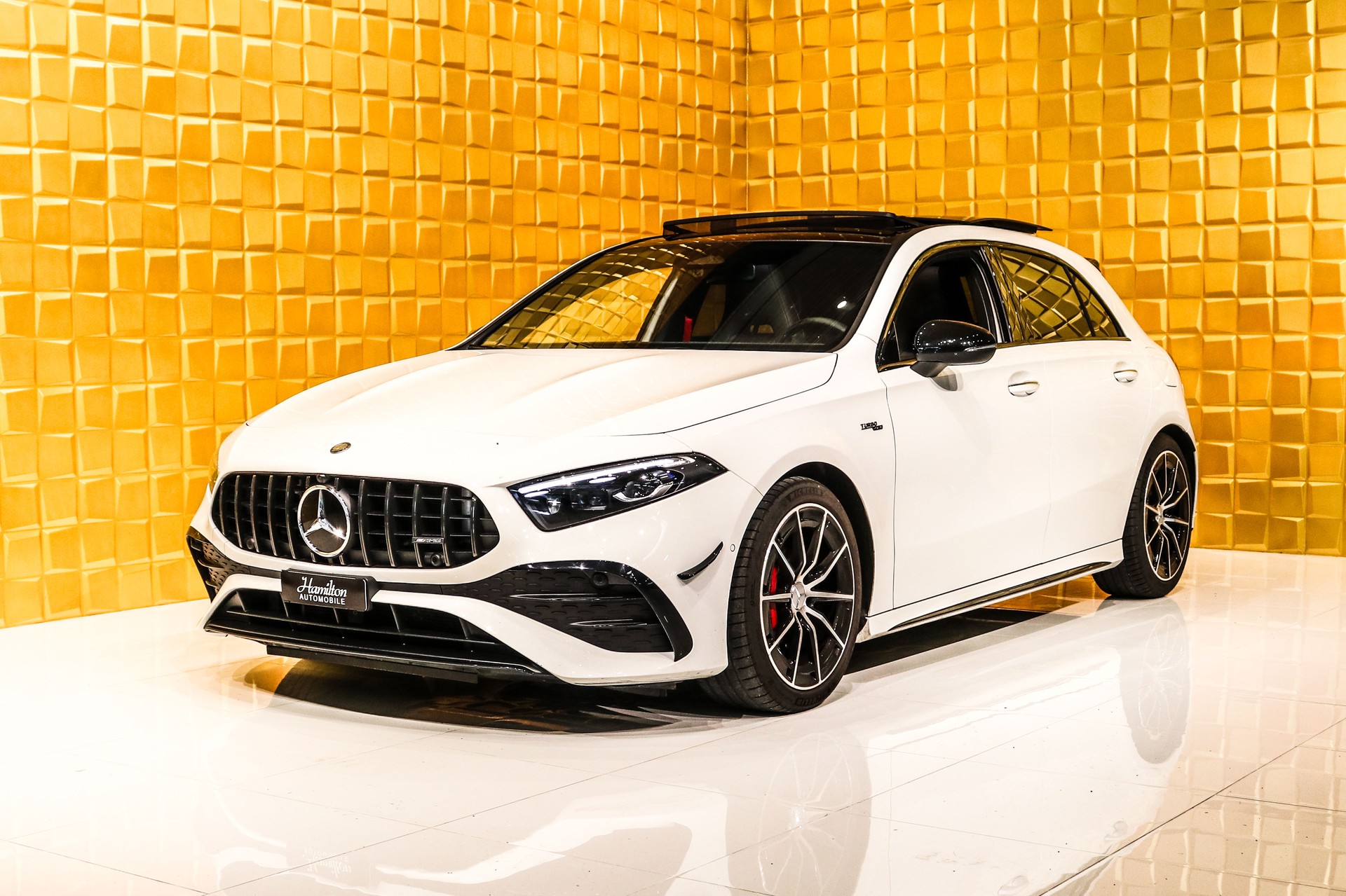 MERCEDES-BENZ A 35 AMG 4Matic 8G-DCT-showroom-element-3