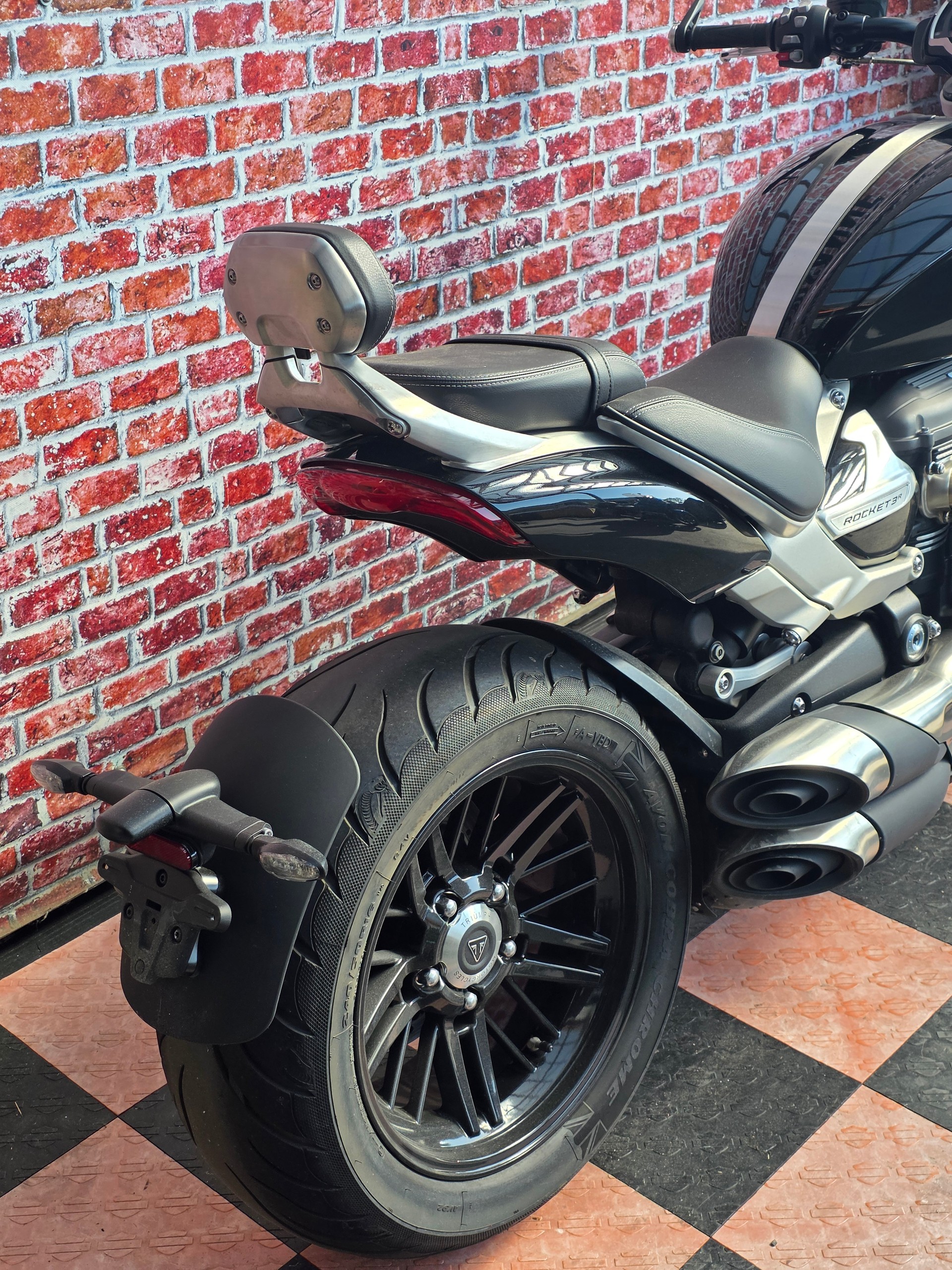 TRIUMPH Rocket 3 R-image-8