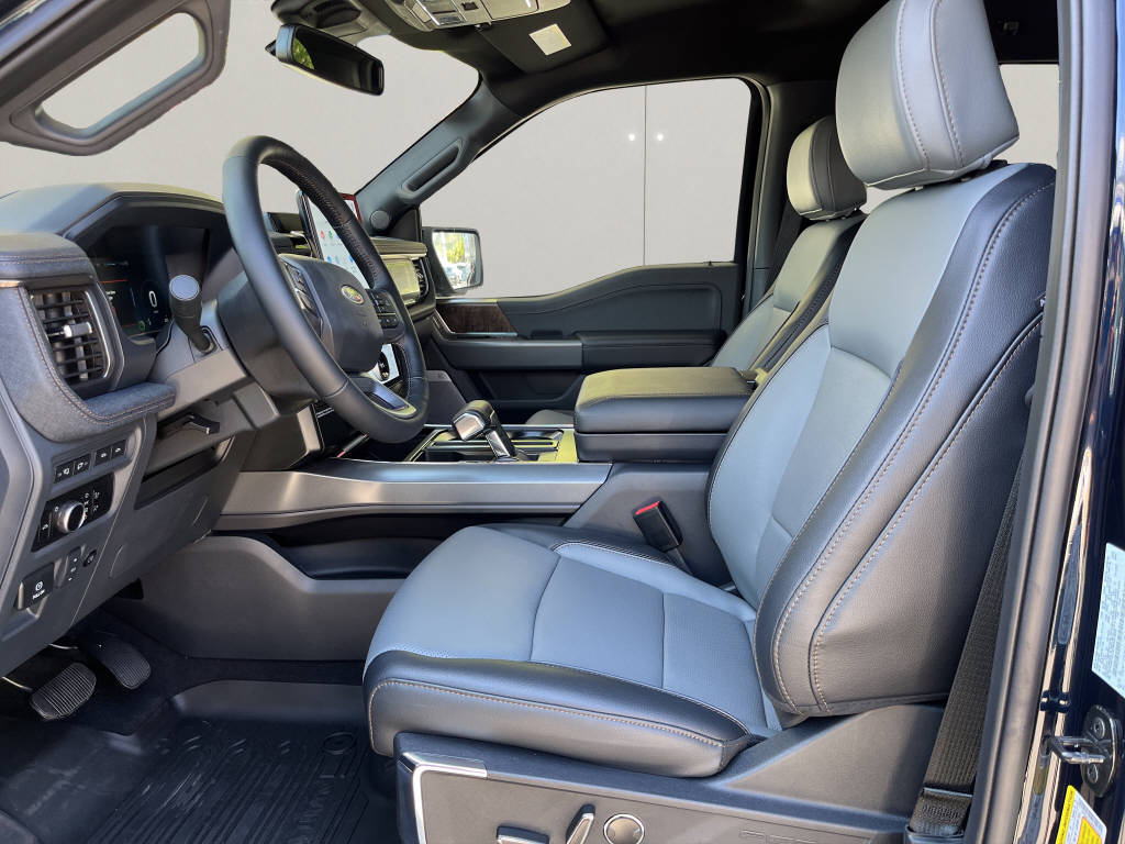 FORD F-150 Lightning DKab.Pick-up 98 kWh Lariat Launch Edition 4x4-image-14