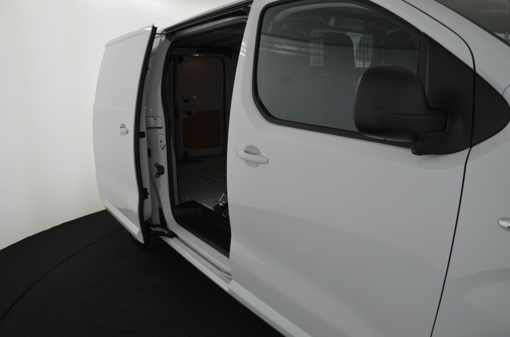 TOYOTA Proace EV 75kWh Long Advanced PLUS-image-9