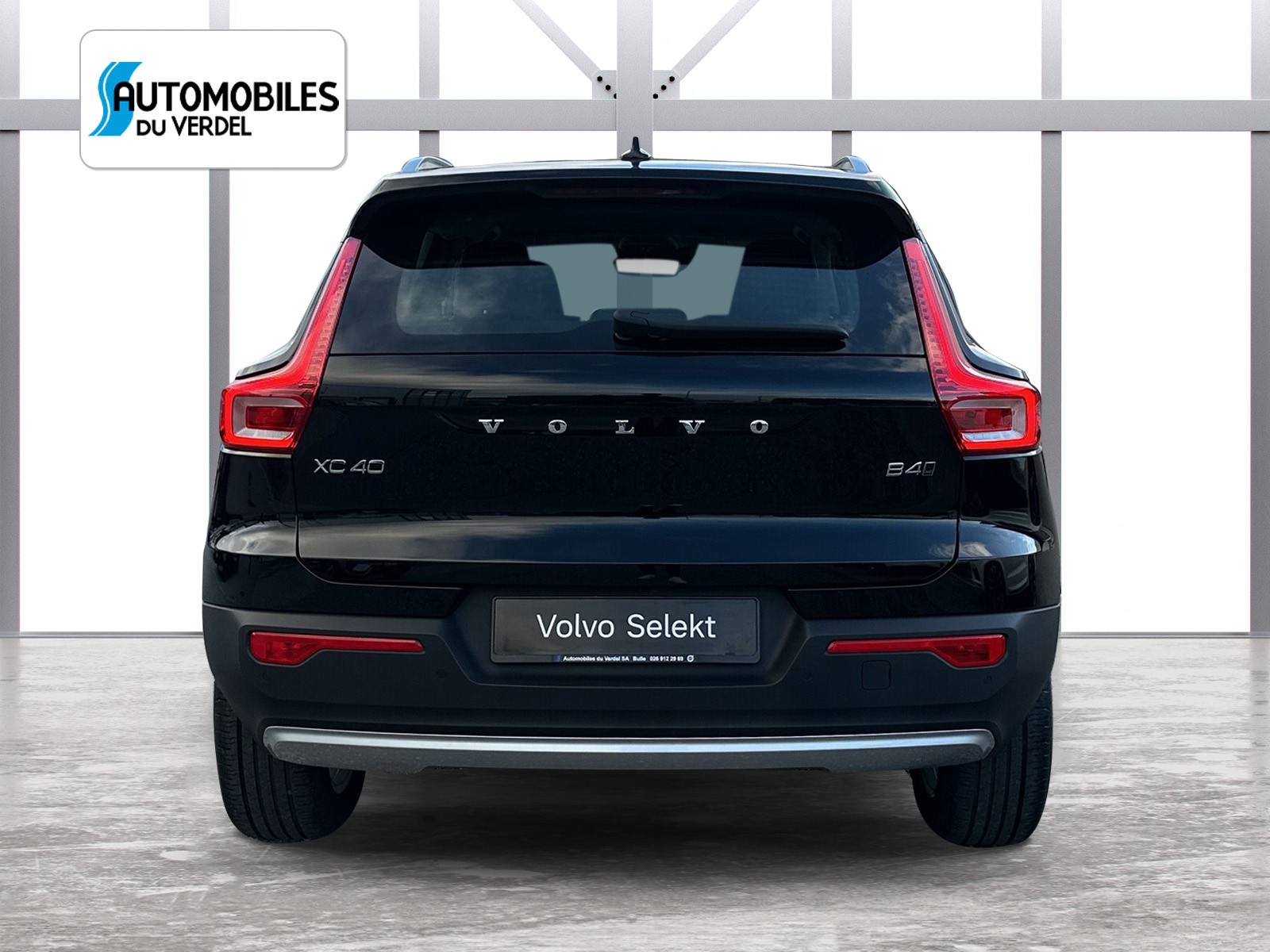 VOLVO XC40 2.0 B4 MH Momentum AWD-image-3