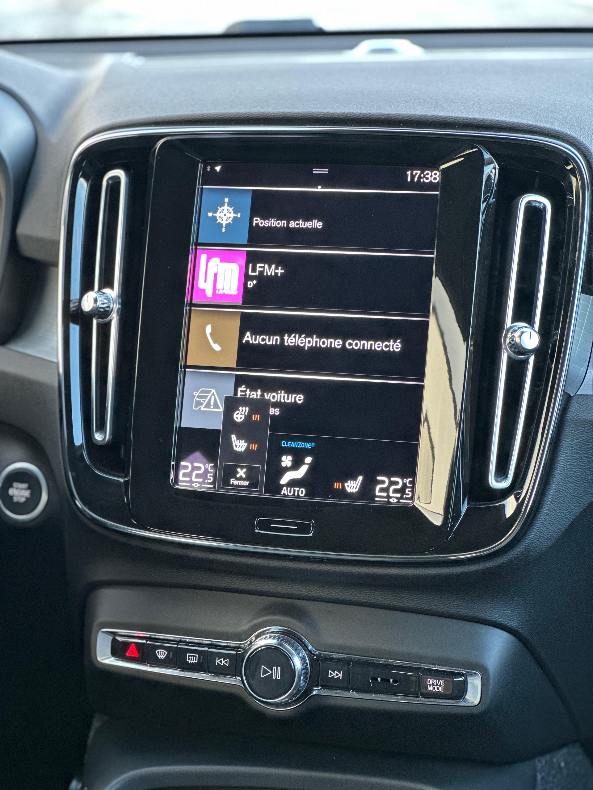 VOLVO XC40 2.0 B4 MH Momentum AWD-image-10