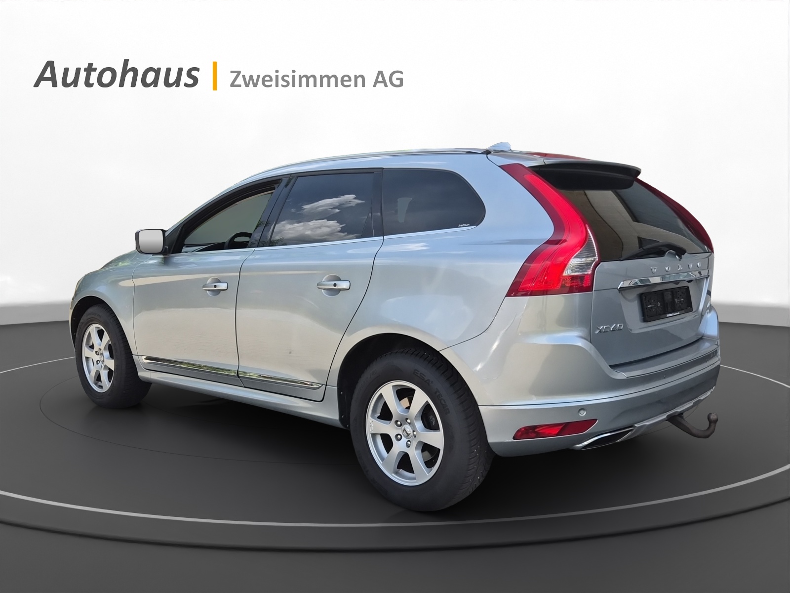 VOLVO XC60 D5 AWD Summum Geartronic-image-2