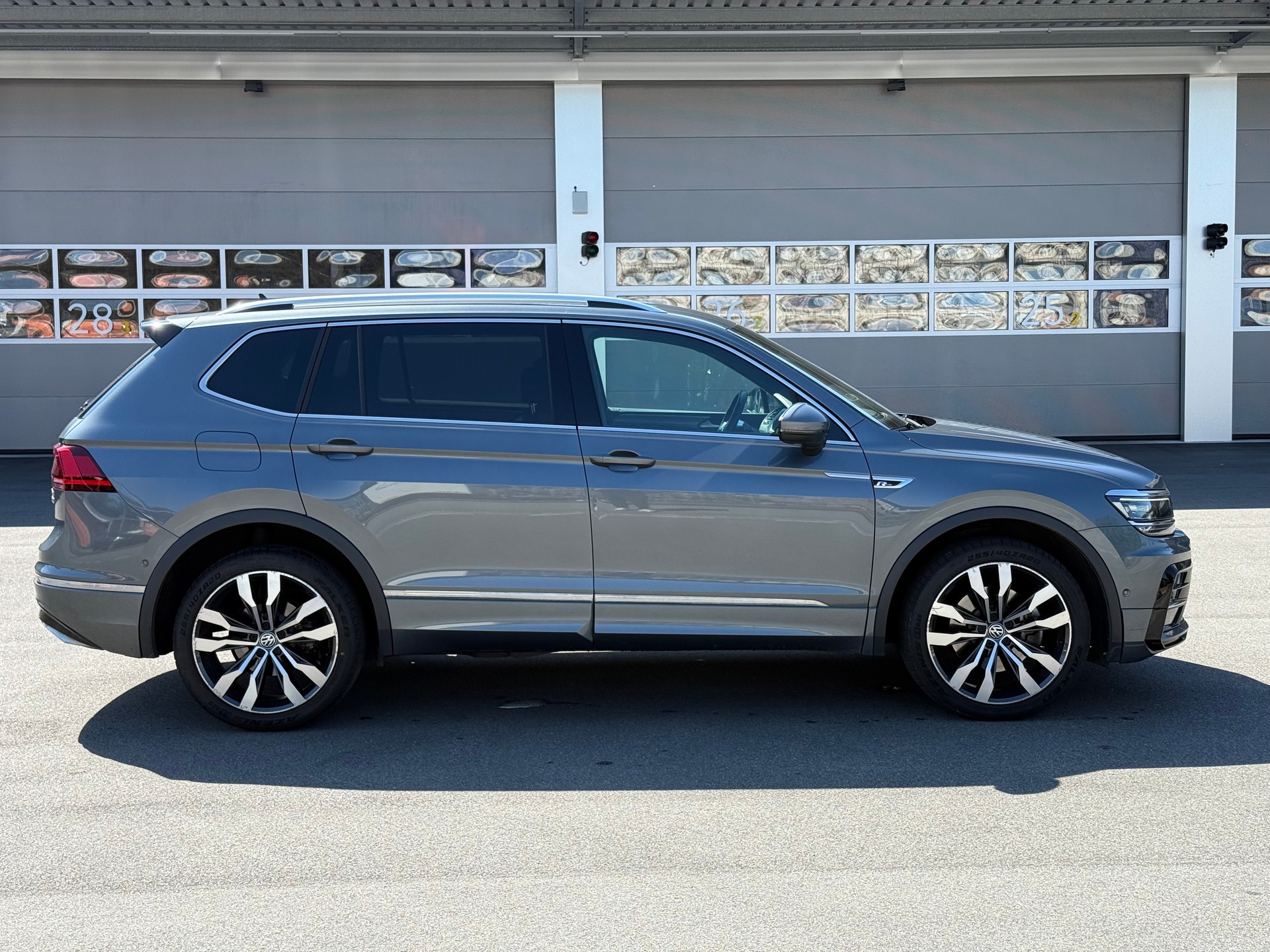 VW Tiguan Allspace 2.0 TDI SCR Highline 4Motion DSG-image-2