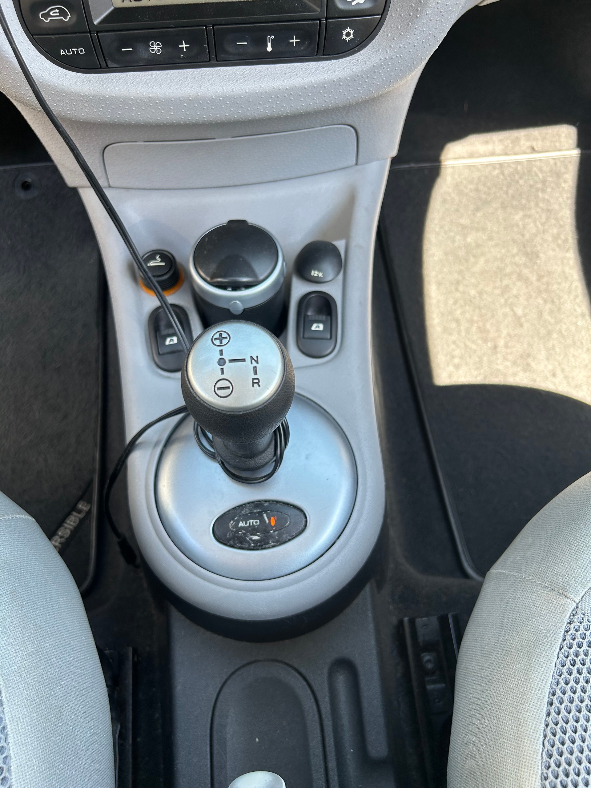 CITROEN C3 Pluriel 1.6i 16V mit frisch ab MFK und Service-image-10