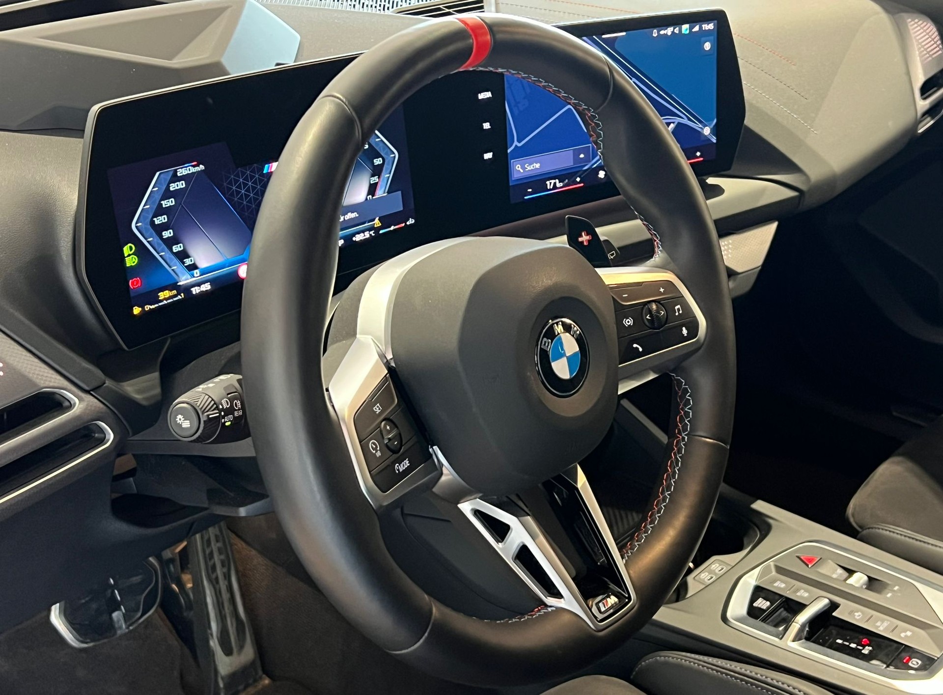 BMW M135 xDrive M Sport Pro *Schweizer Fahrzeug - Gratis Service bis 100'000 KM*-image-7