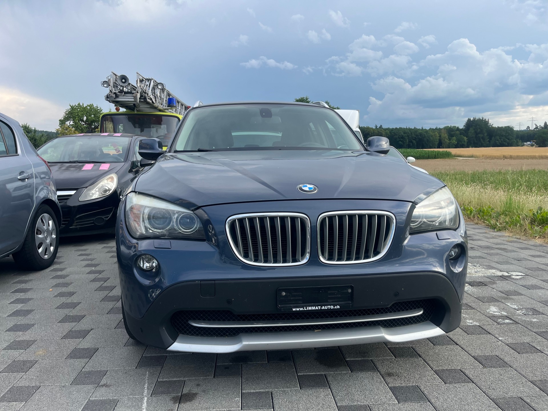 BMW X1 xDrive 28i Steptronic-image-2