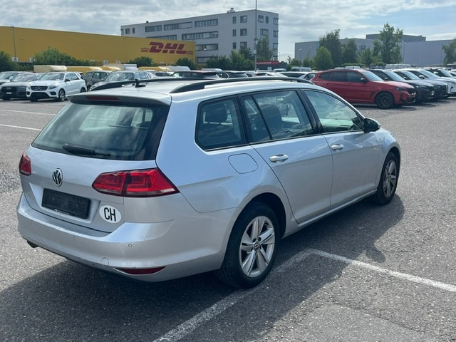 VW Golf Variant 1.6 TDI Lounge DSG-image-2