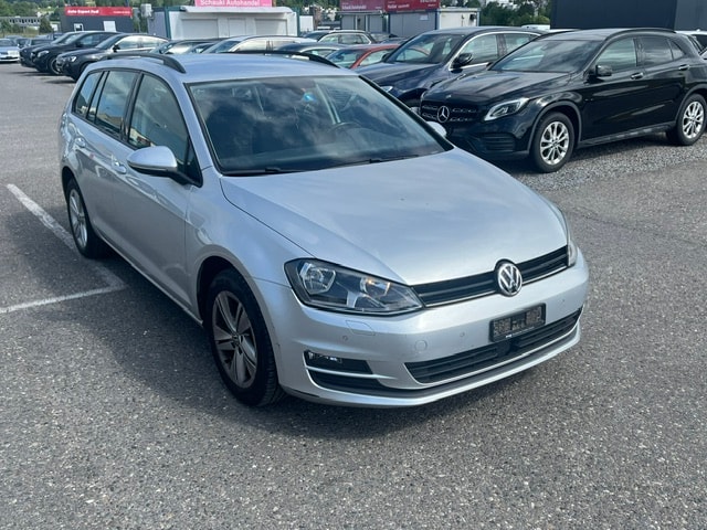 VW Golf Variant 1.6 TDI Lounge DSG-image-0