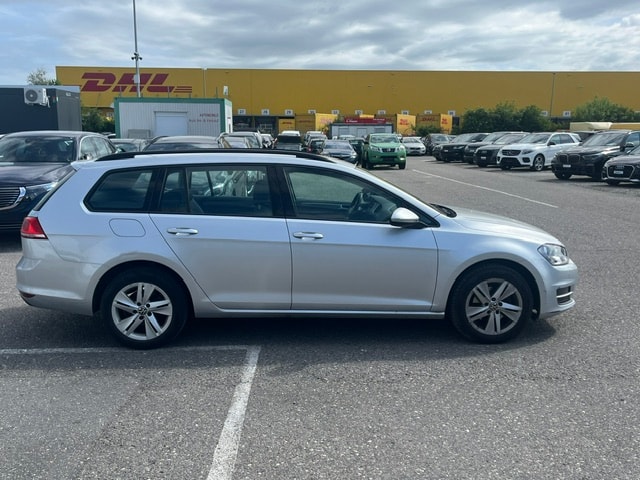 VW Golf Variant 1.6 TDI Lounge DSG-image-4