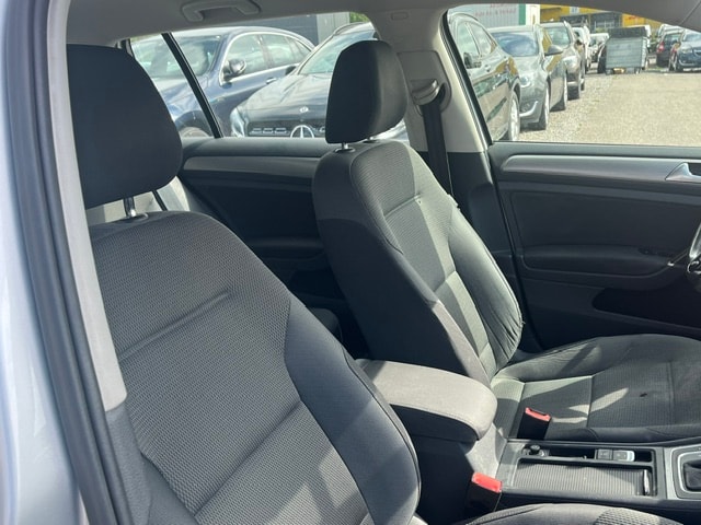 VW Golf Variant 1.6 TDI Lounge DSG-image-10