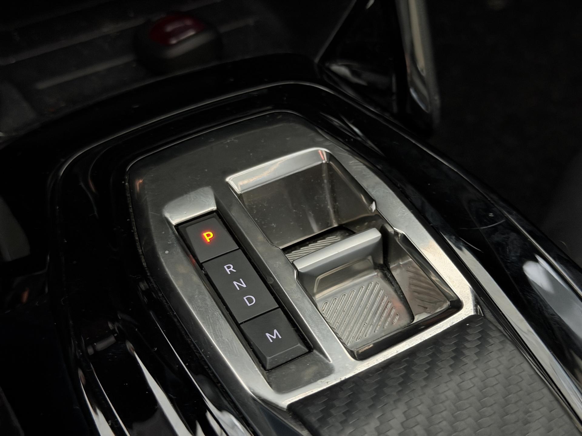PEUGEOT 2008 1.2 PureTech Allure Pack EAT8-image-21