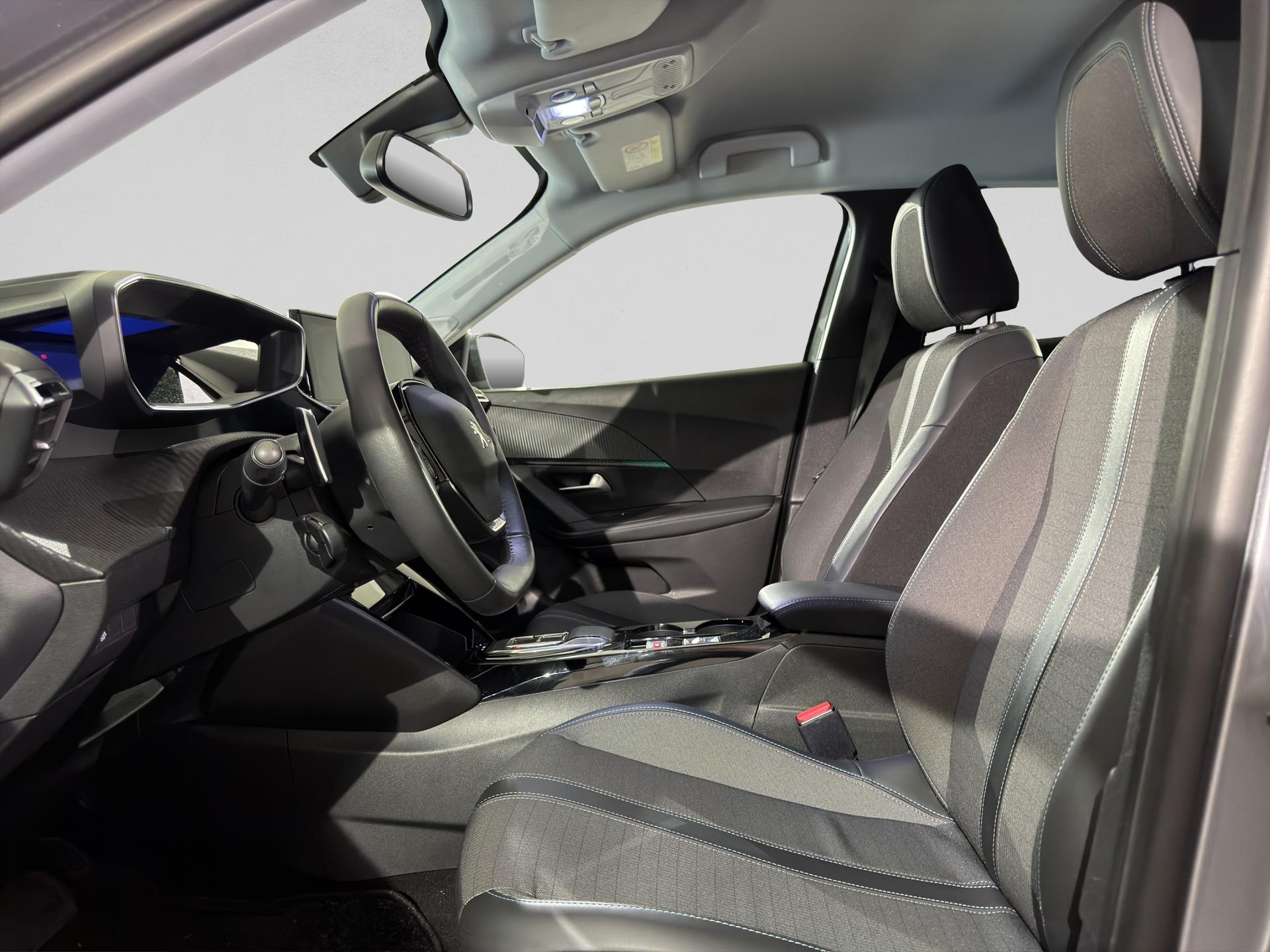 PEUGEOT 2008 1.2 PureTech Allure Pack EAT8-image-8